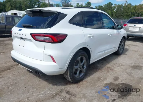2023 Ford Escape St-Line z USA, uszkodzony, nr VIN 1FMCU0MN1PUA09330